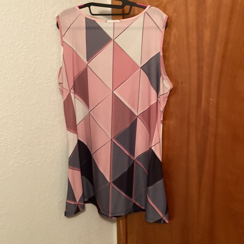 Pink summer top - Picture 2 of 3
